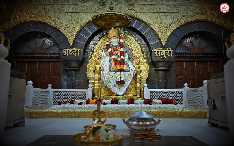 sai baba statue